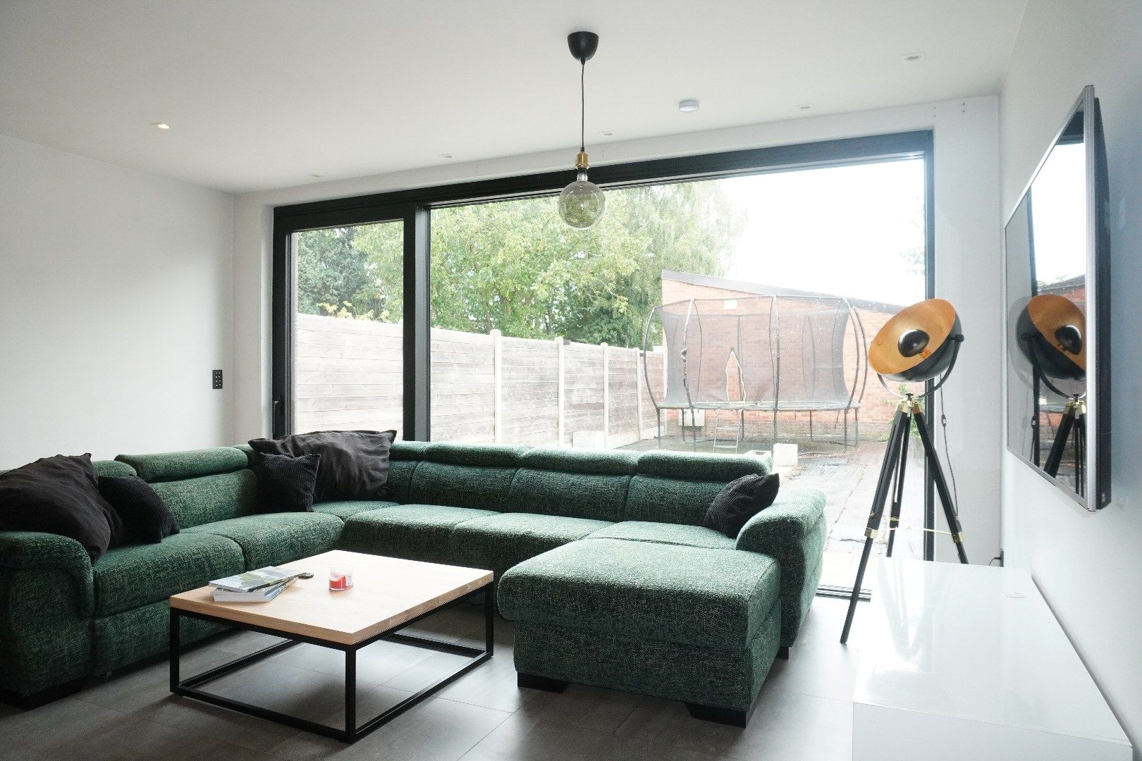 Rijwoning te Lokeren met tuin en garage foto 2