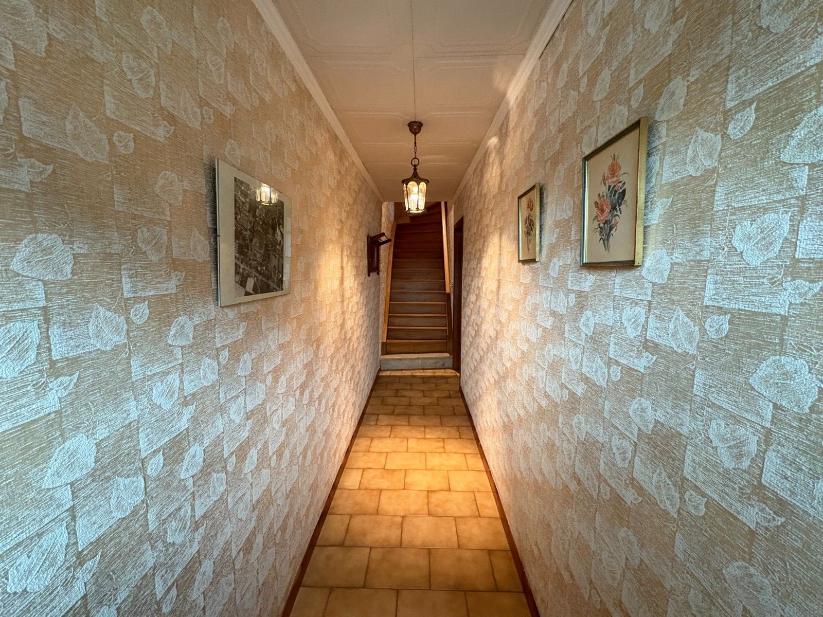 Halfopen bebouwing mét magazijn te koop! foto 5