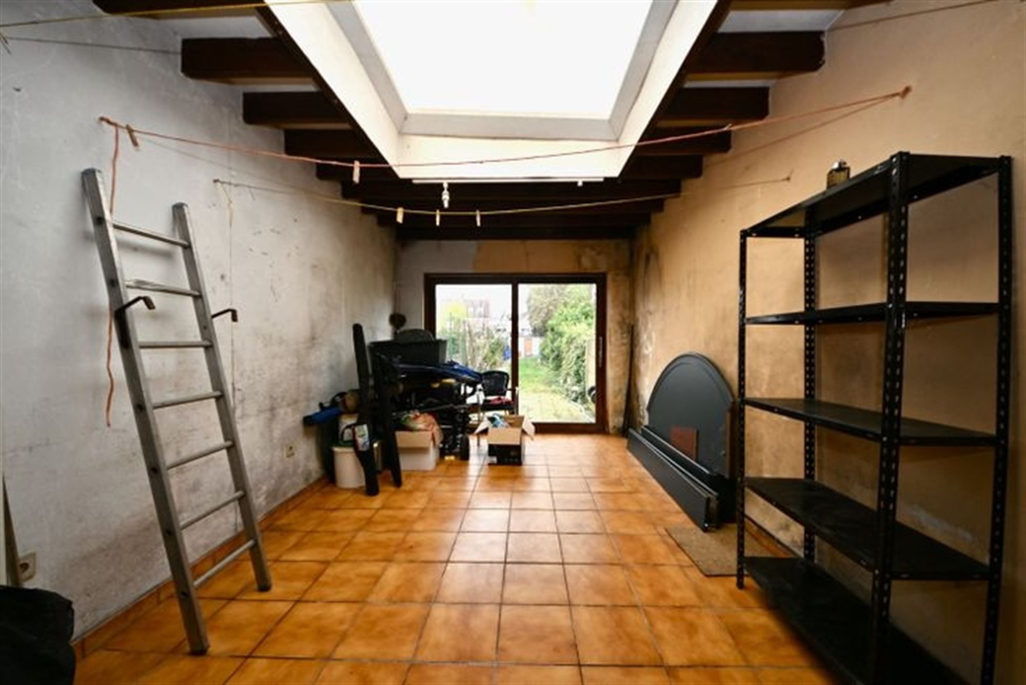 Te renoveren woning met 2 slaapkamers en tuin. foto 10