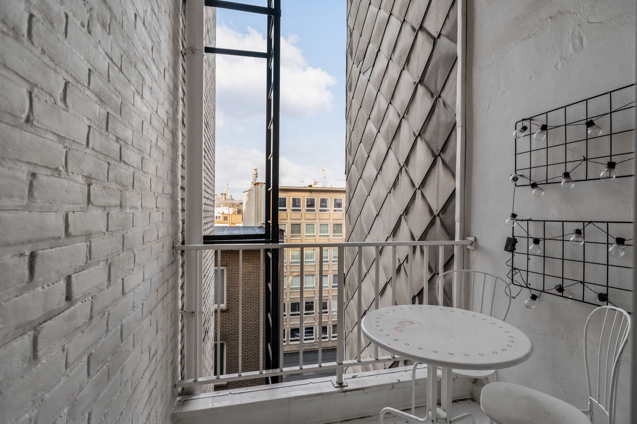 Leuk appartement met zicht op Operaplein foto 11