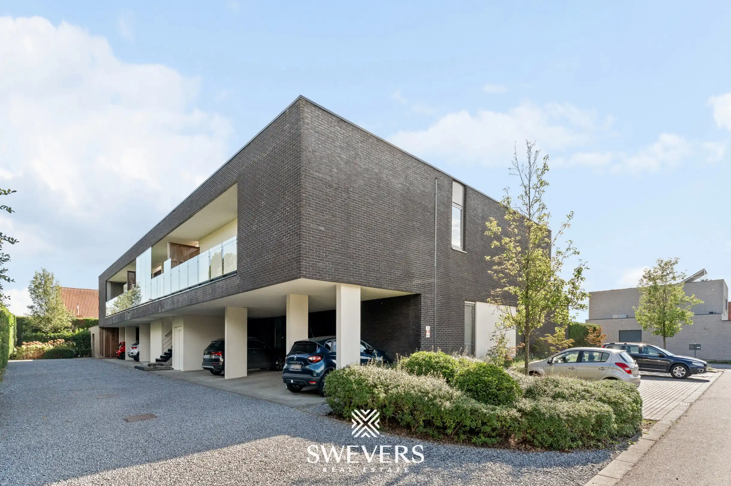 Instapklaar appartement met ruim terras en twee autostaanplaatsen in doodlopende straat foto 25