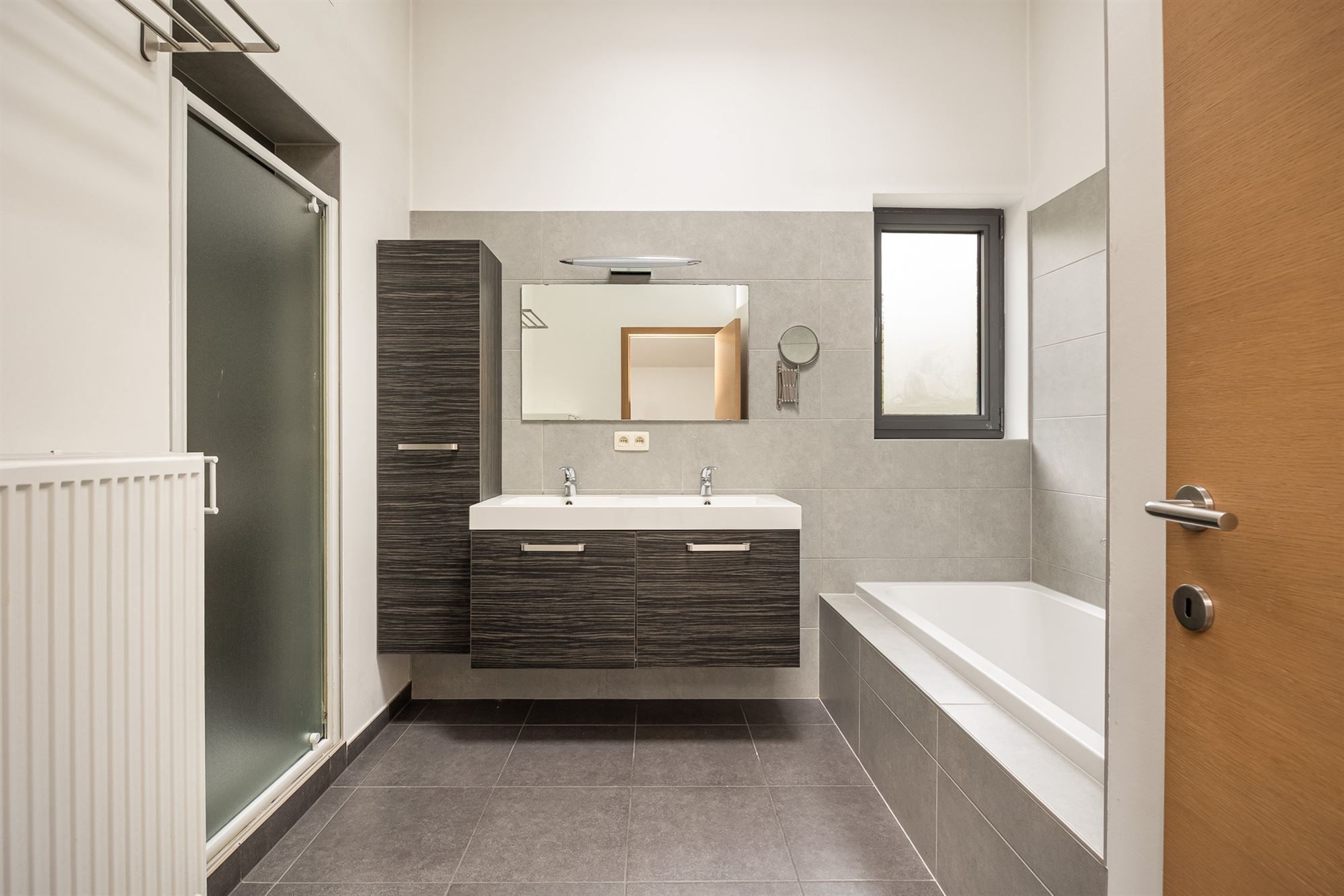 Halfopen energiezuinige woning met drie slaapkamers foto 16