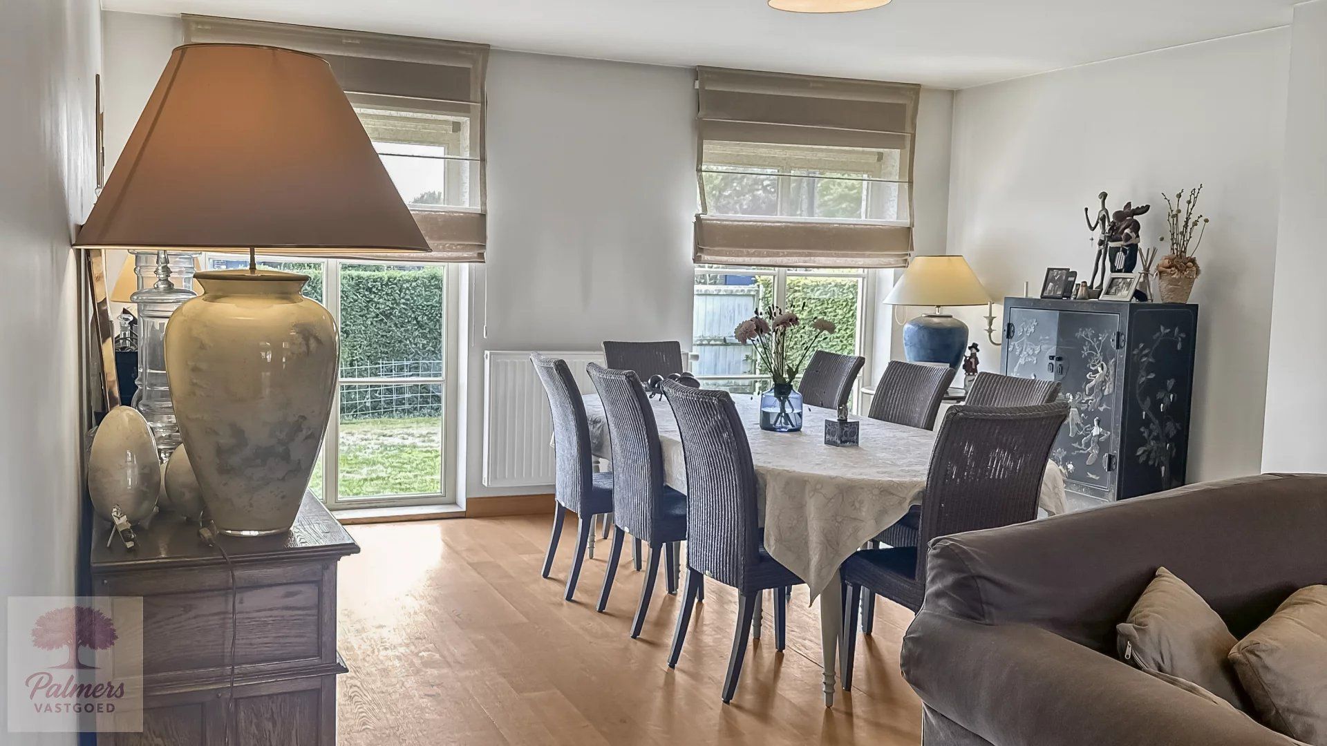 Veelzijdige villa eventueel voor vrij beroep. foto 3