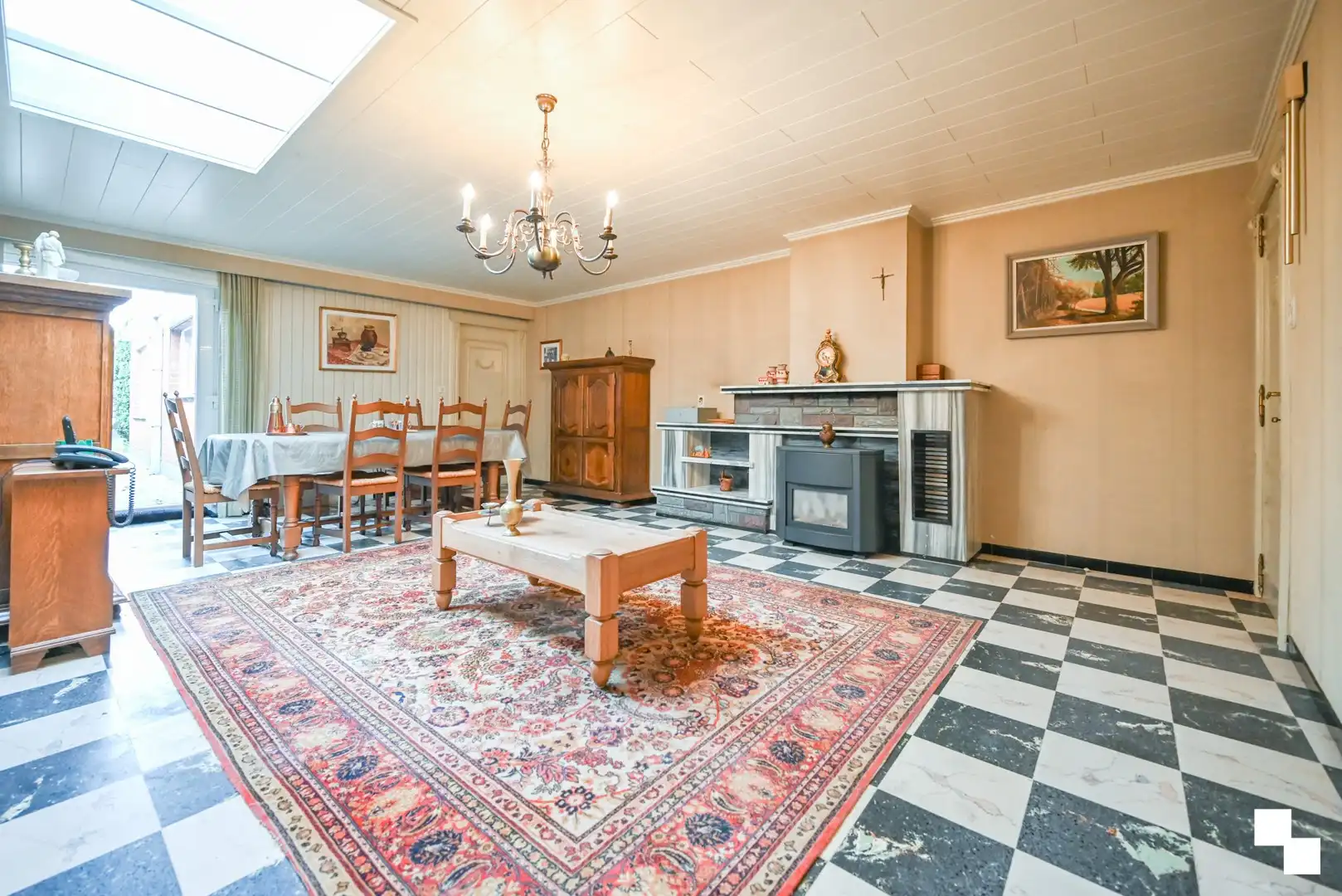 Centraal gelegen woonst met drie slaapkamers te Izegem foto 10
