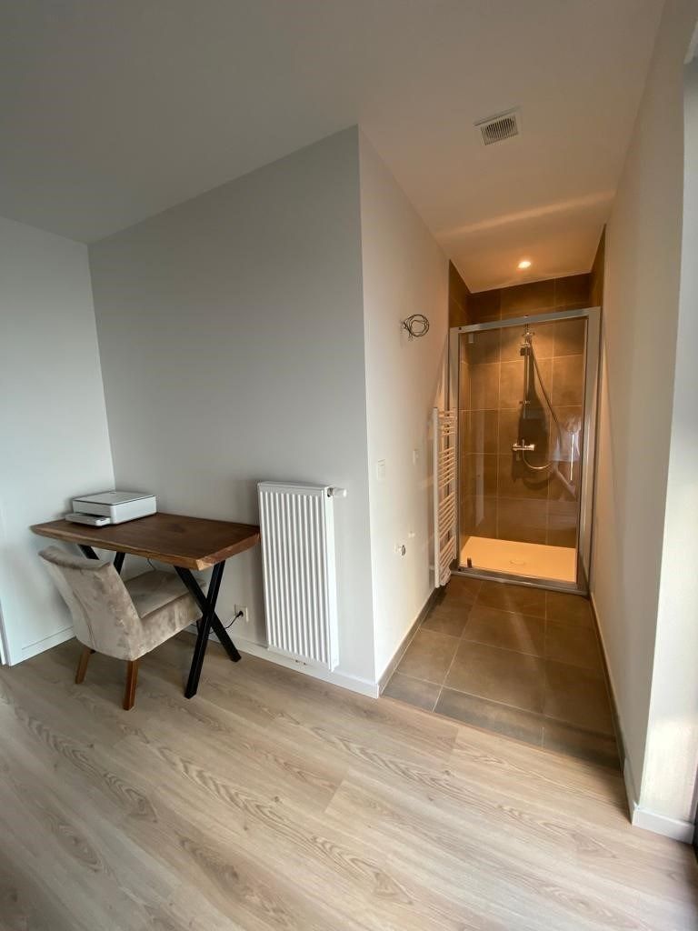 Modern 3-slaapkamer penthouse TE KOOP in centrum Waregem. foto 11