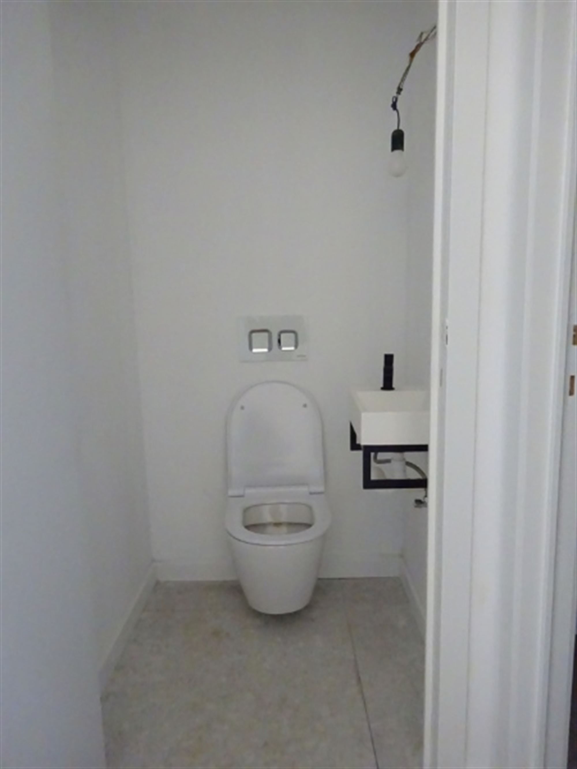 Prachtig gerenoveerd appartement met 2 slaapkamers. foto 7