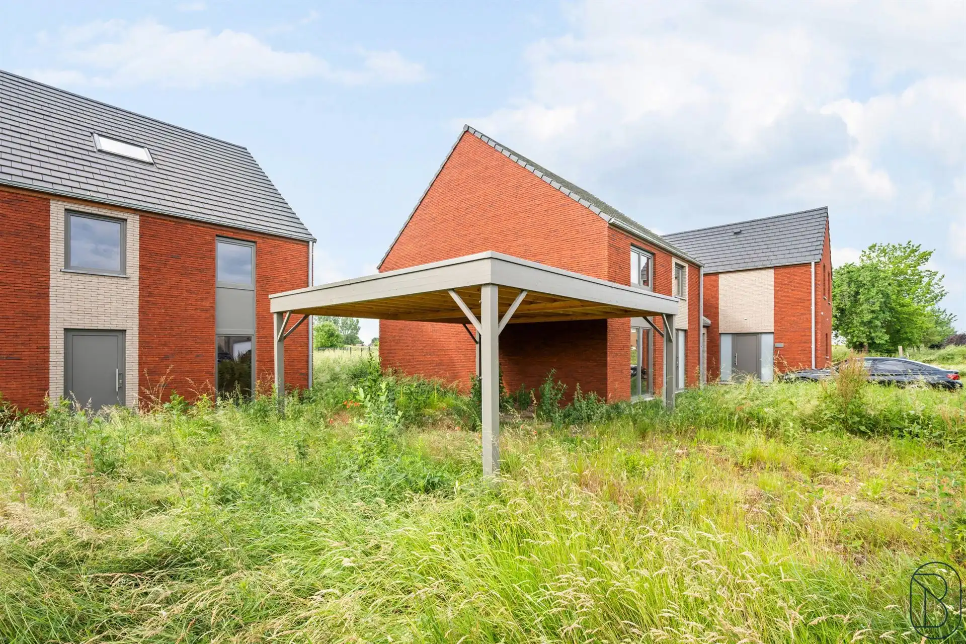 Kwalitatieve nieuwbouwwoning met terras, carport & tuin foto 4