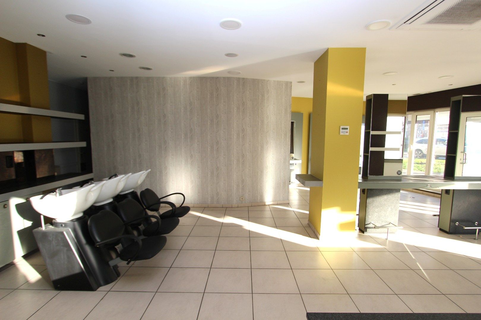 Handelsruimte op toplocatie en optimale zichtbaarheid in Tongeren foto 6