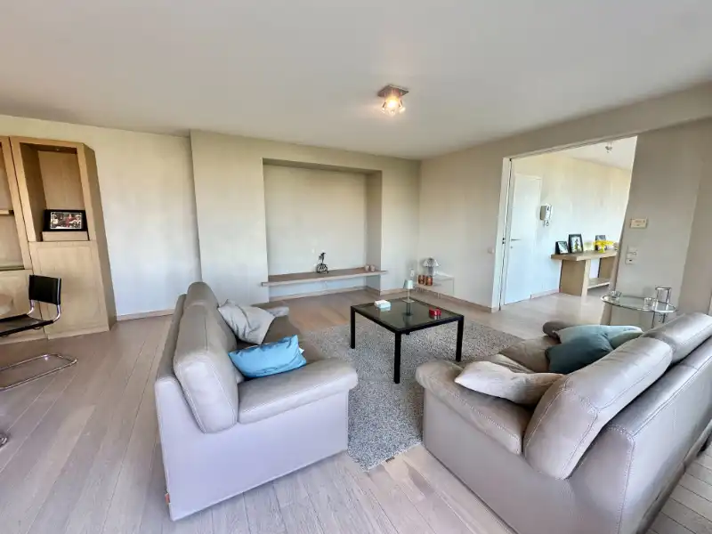 Exclusieve penthouse met 2 slaapkamers, royaal zonneterras en uniek groen uitzicht foto 6