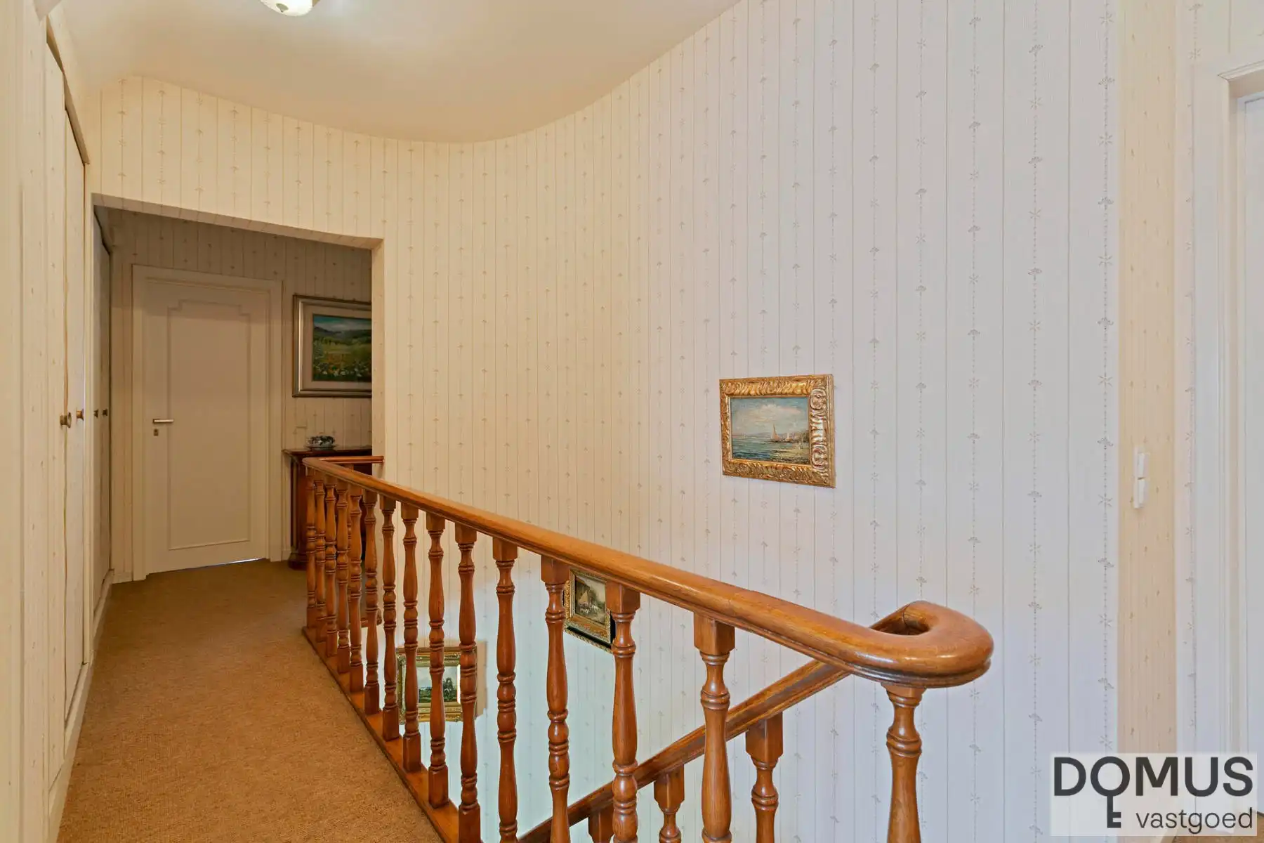 Statige villa met tijdloze architectuur op topligging  foto 19