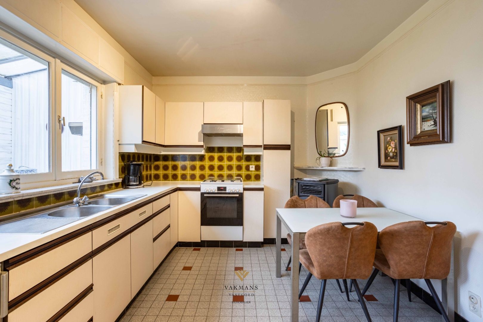 Zeer toffe ruime woning met garage en tuin foto 10