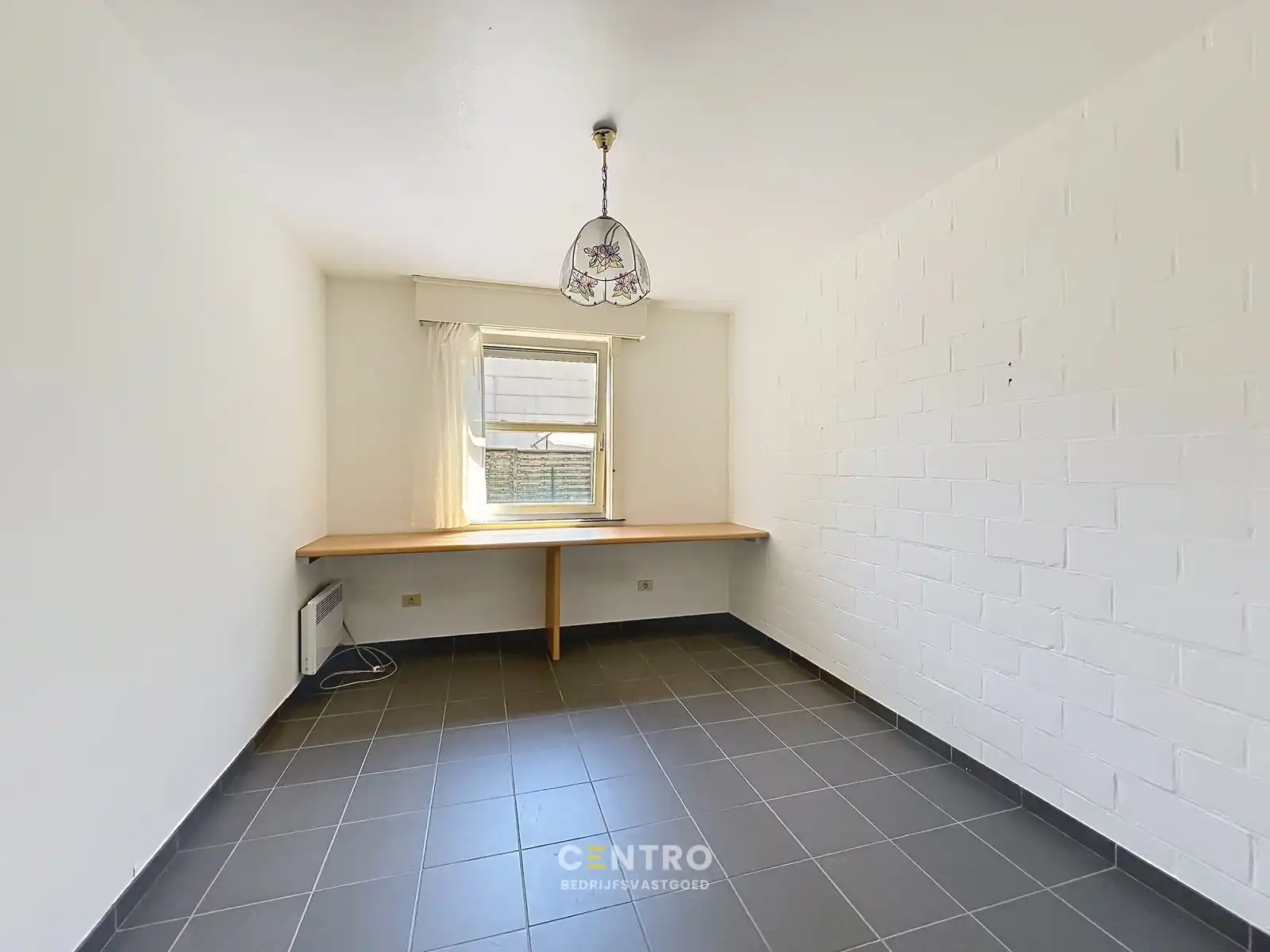 Magazijn met woning in Oostnieuwkerke mét uitbreidingsmogelijkheden - Ideaal voor combinatie wonen en werken. foto 34