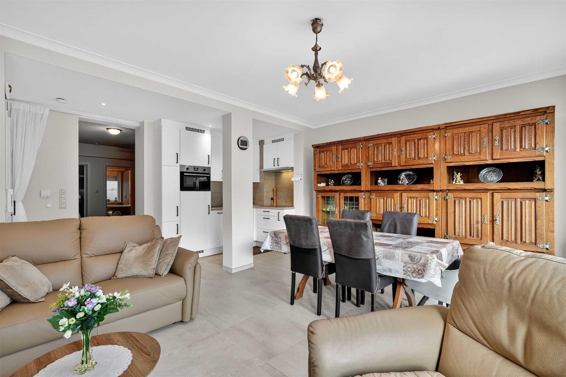 GERENOVEERD / RUGZIJDE ZEEDIJK foto 7