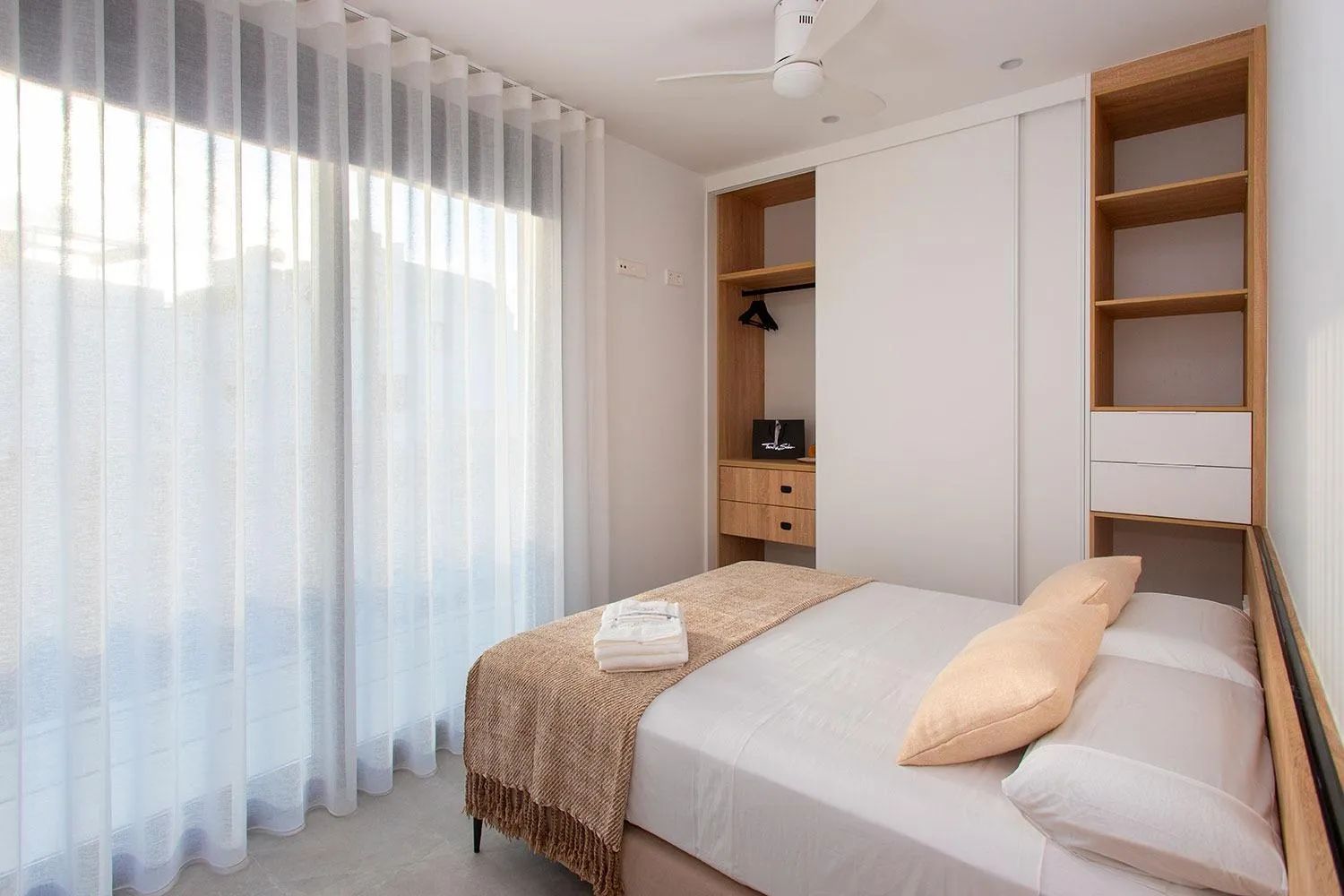 Strak design en strandleven gecombineerd: instapklare luxe woning in hartje Torre de la Horadada foto 27