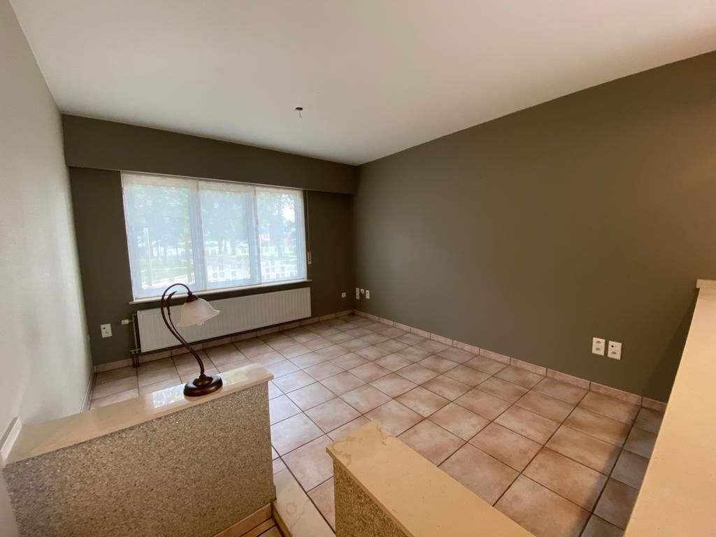 Leuk gelegen 2-slaapkamerappartement foto 4