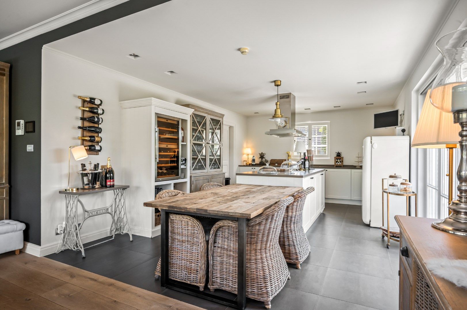 Luxueuze villa met zwembad, poolhouse en vier slaapkamers  foto 11