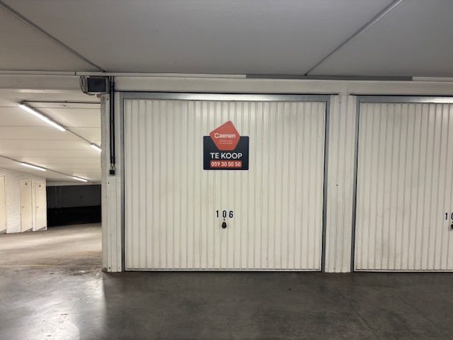 Garagebox centraal gelegen te Middelkerke foto {{pictureIndex}}