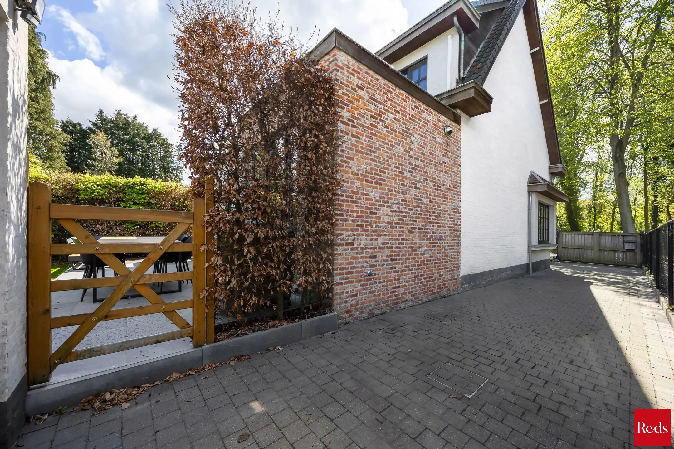 Stijlvolle woning op groene toplocatie nabij het centrum foto 4