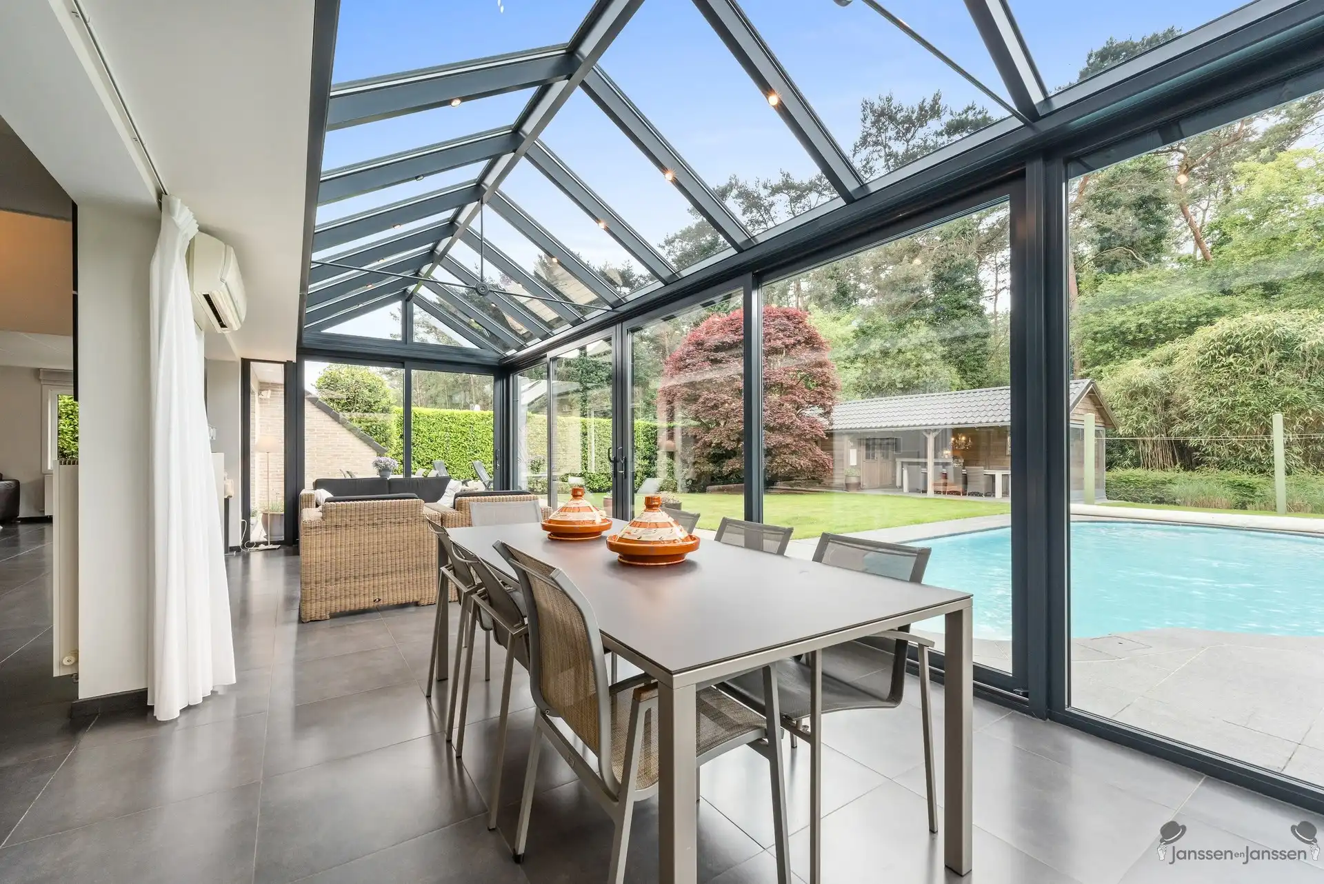 Prachtige lichtrijke villa met 4 slaapkamers op 826m². foto 4