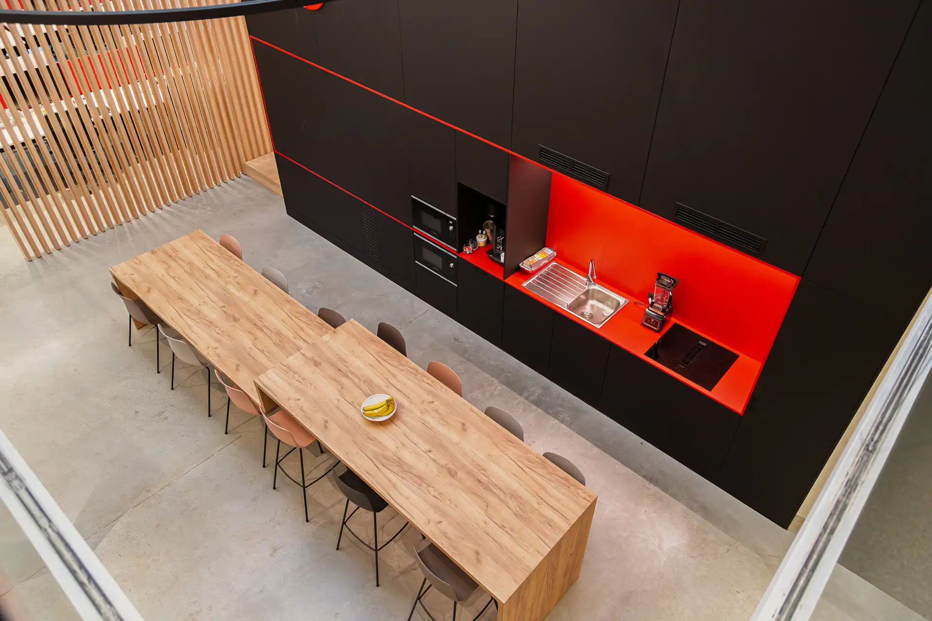 RECENT KANTOORGEBOUW VAN 366M² TE TONGEREN NABIJ E313. foto 9