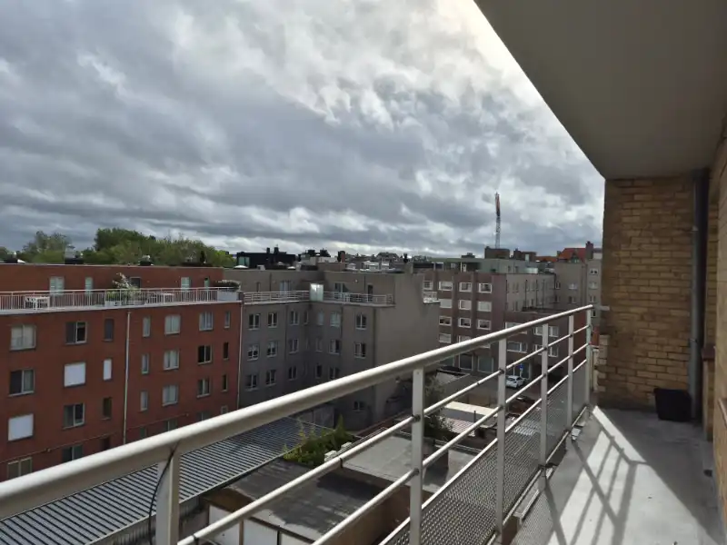 Ruim drie slaapkamer appartement te huur op jaarbasis foto 8