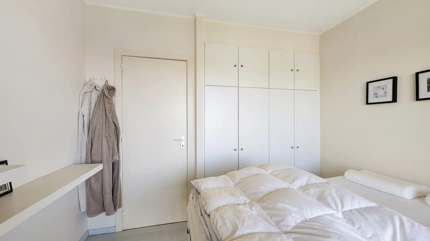 Zongericht ruim 2-slaapkamer appartement met prachtige zichten foto 13