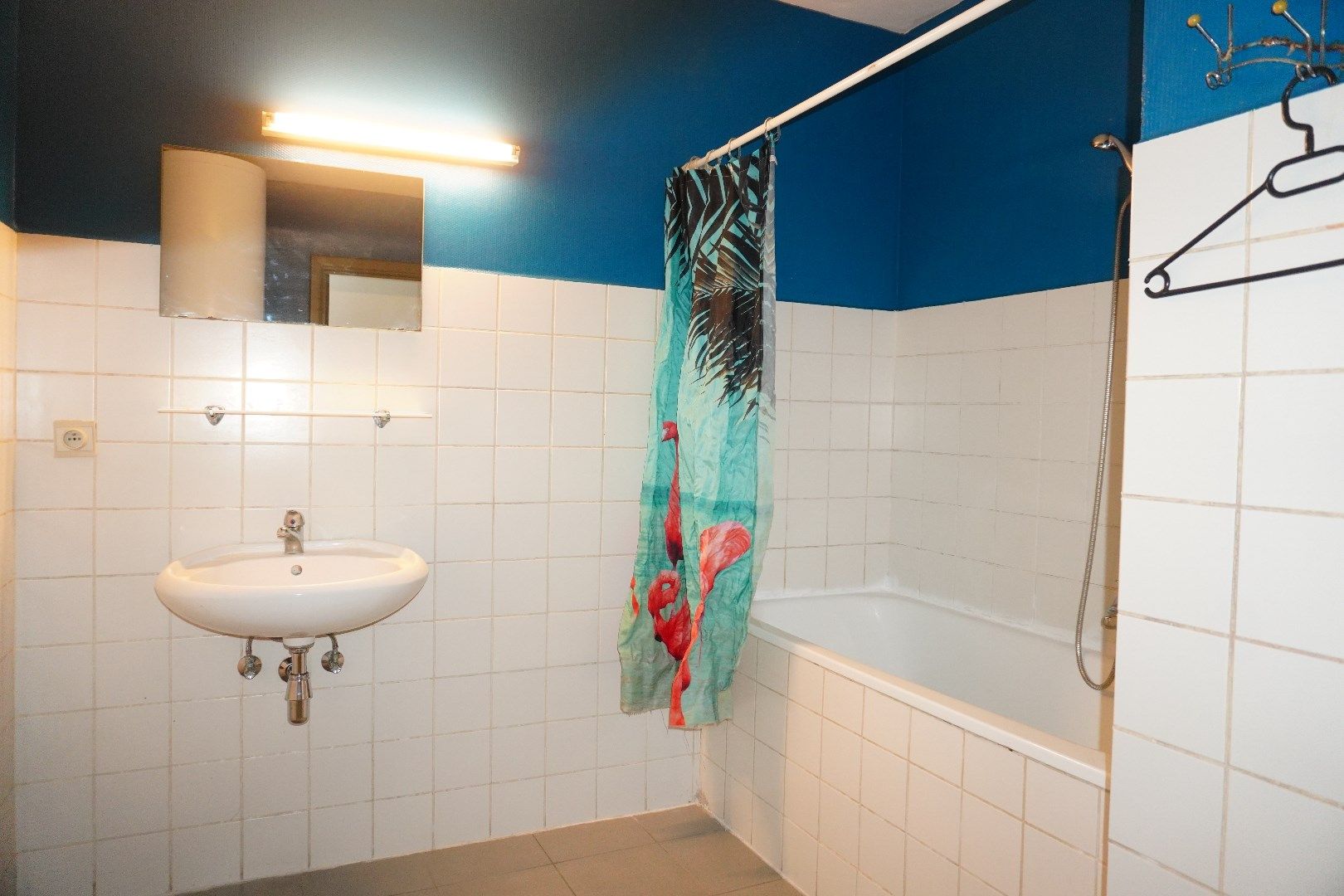 TE KOOP IN LOKEREN - MOOIE BENEDENWONING foto 6