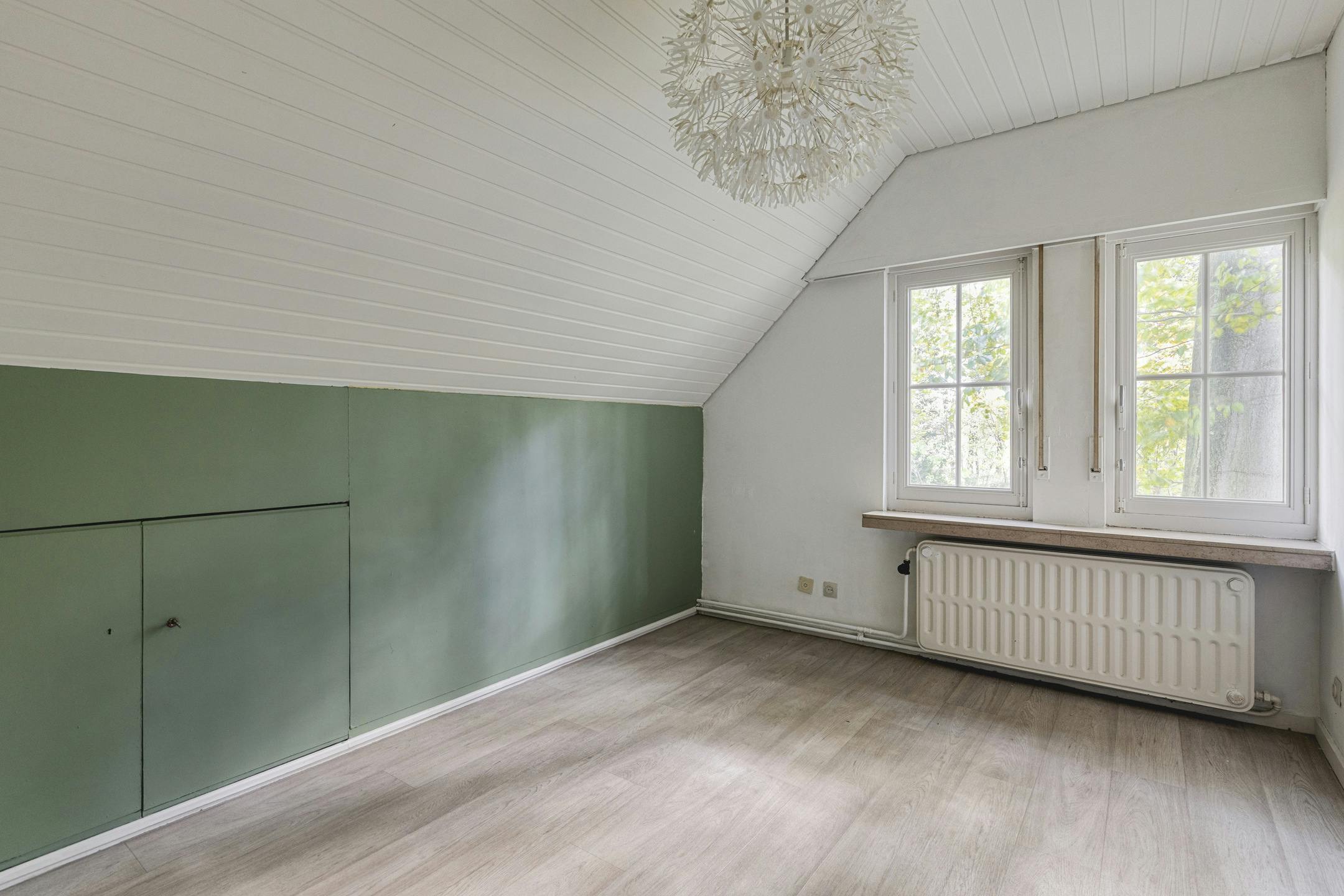 Charmant huis te koop in Putte-Kapellen met grote tuin foto 13