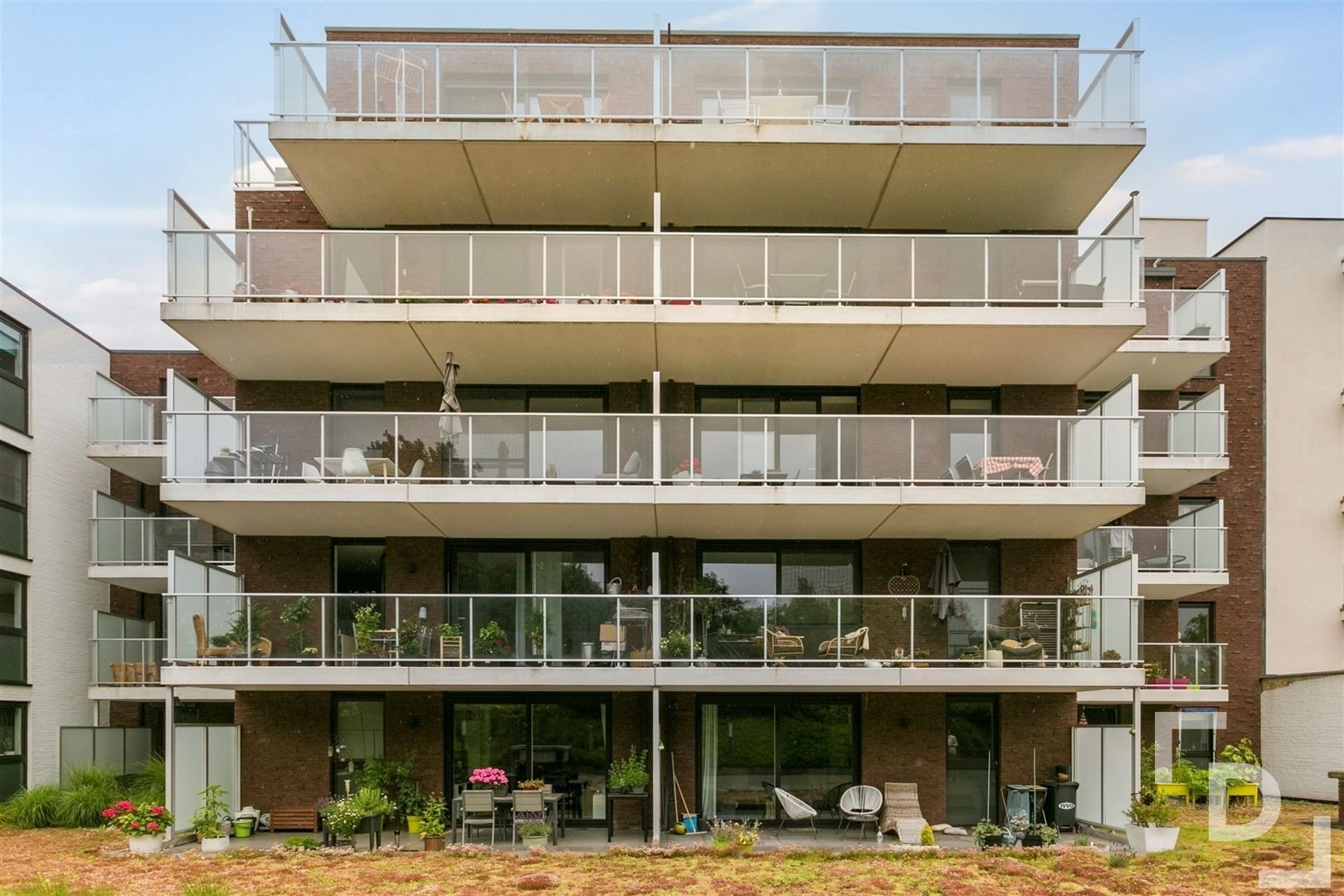 Prachtig afgewerkt penthouse langs de Westkaai met garage foto 13