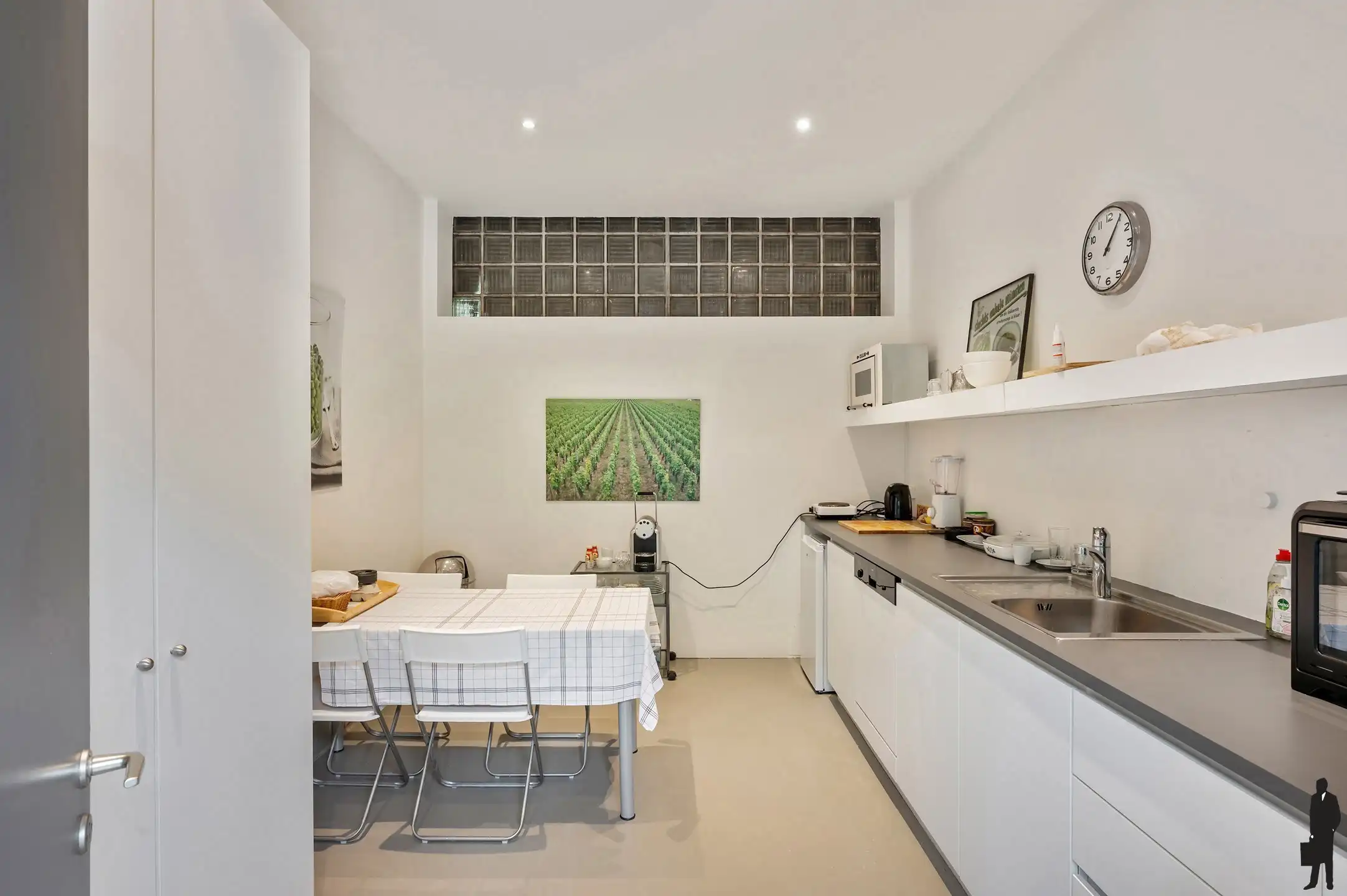 Uitzonderlijke kantoorruimte met fotostudio gelegen aan de Argentiniëlaan foto 3