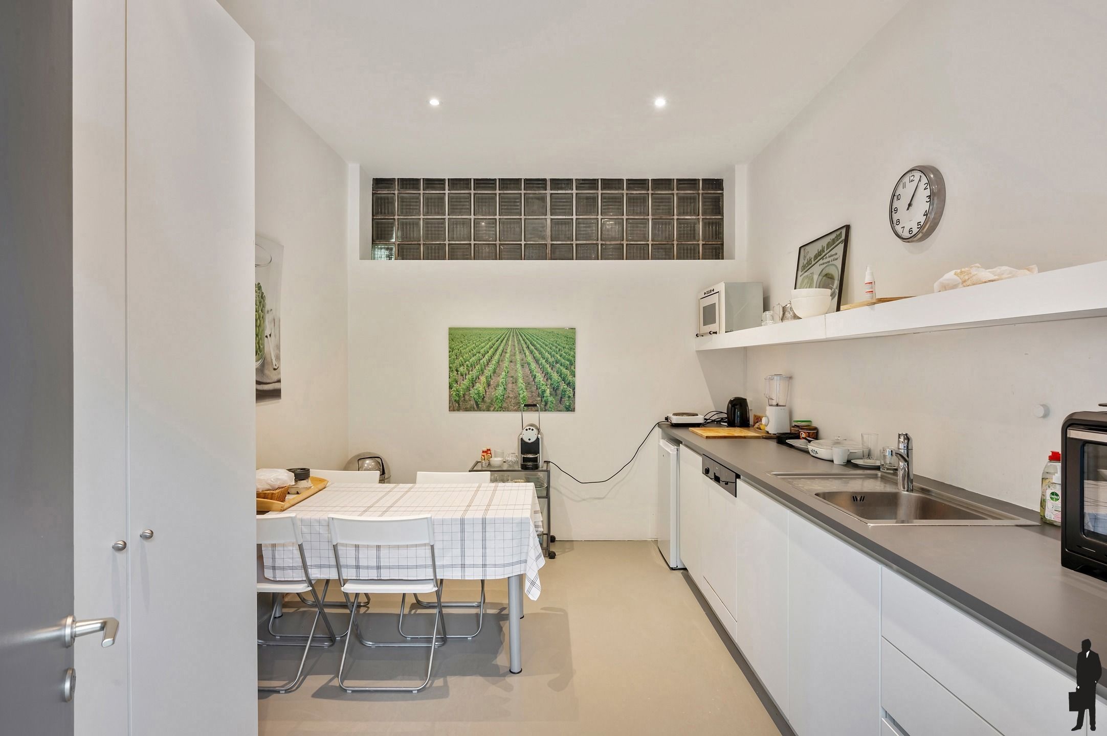 Uitzonderlijke kantoorruimte met fotostudio gelegen aan de Argentiniëlaan foto 3