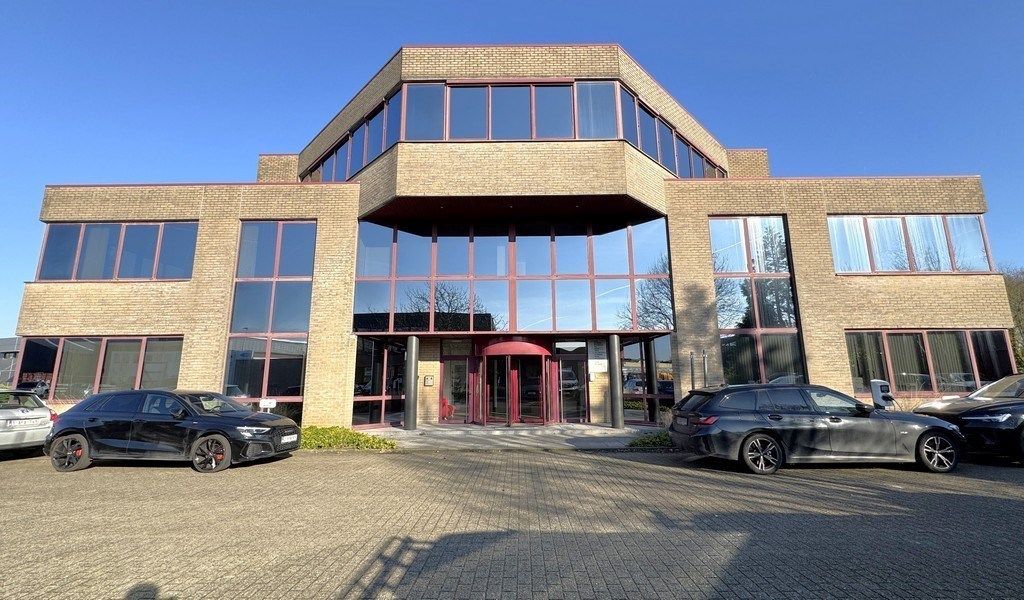 Instapklare kantoren te huur vlakbij A12 in Aartselaar foto {{pictureIndex}}