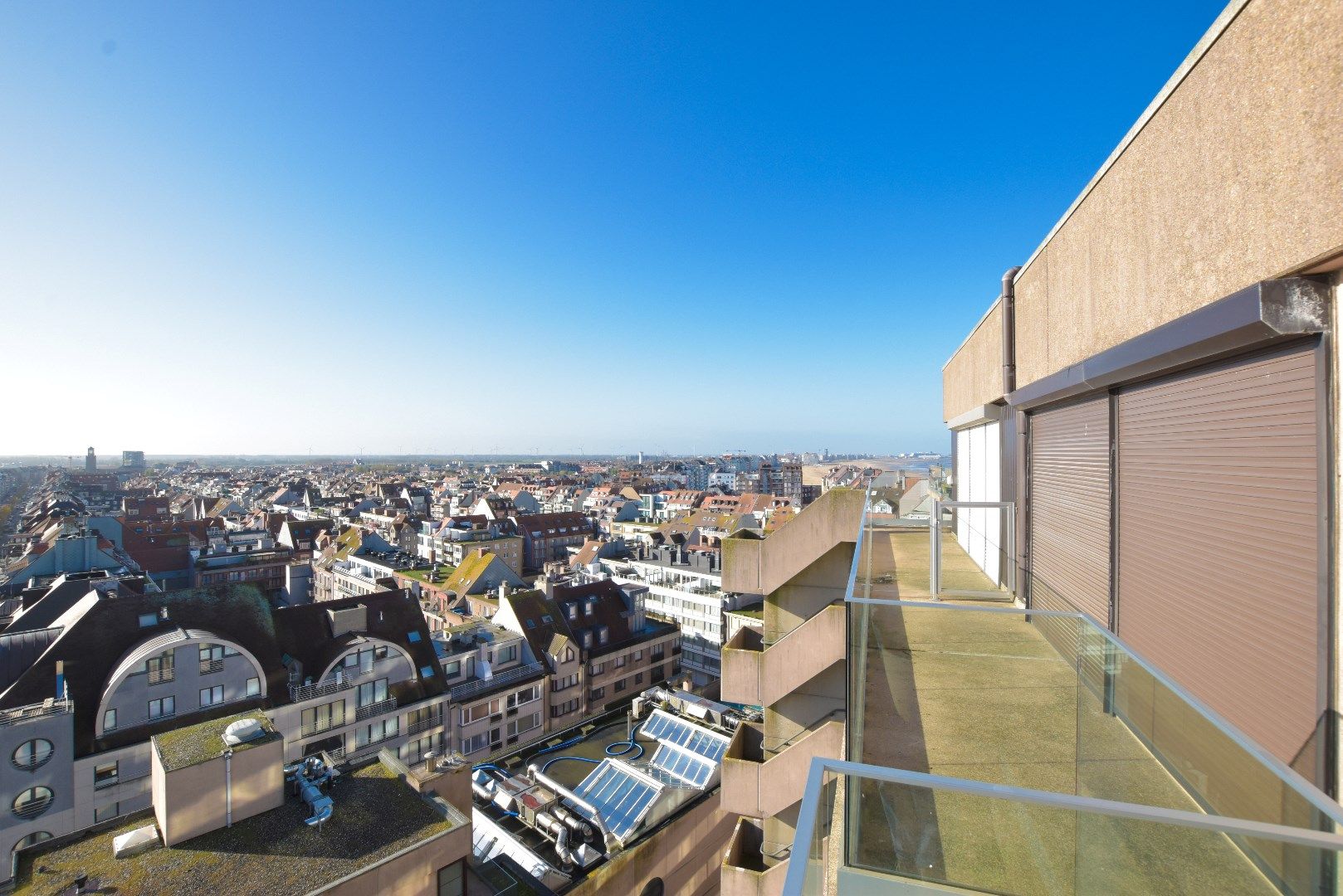 Uitzonderlijke penthouse gelegen op de Zeedijk aan het Van Bunnenplein met panoramische zichten. foto 17