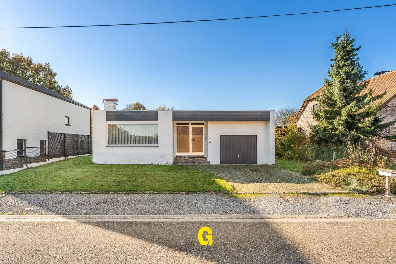 Verzorgde te renoveren vrijstaande bungalow woning op 7a 71ca, rustig en centraal gelegen te Alken foto 2