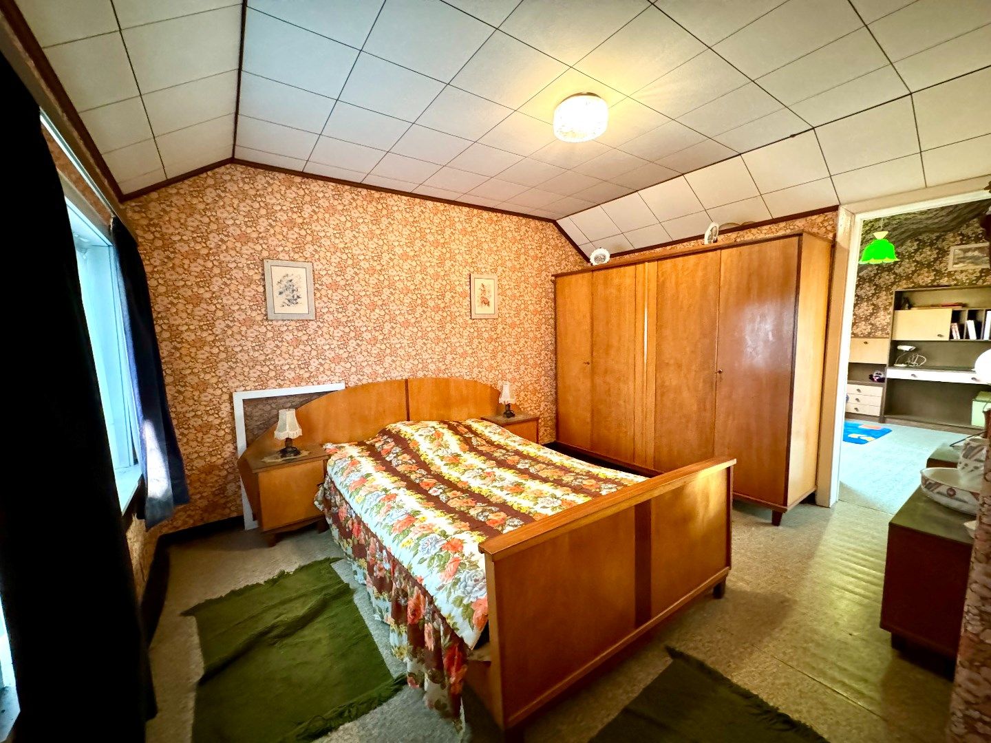 TE RENOVEREN WONING MET 4 SLPKS, TUIN EN DUBBELE GARAGE foto 20
