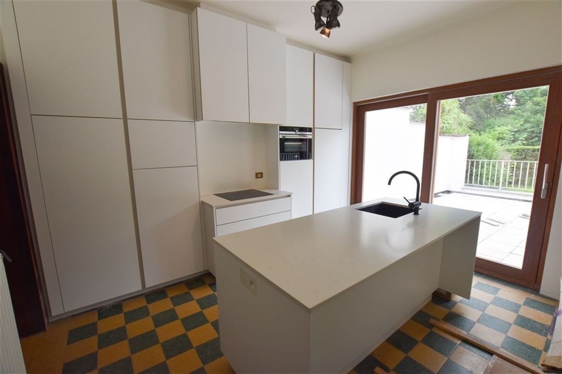 Prachtige, gerenoveerde woning met 4 slaapkamers foto 13
