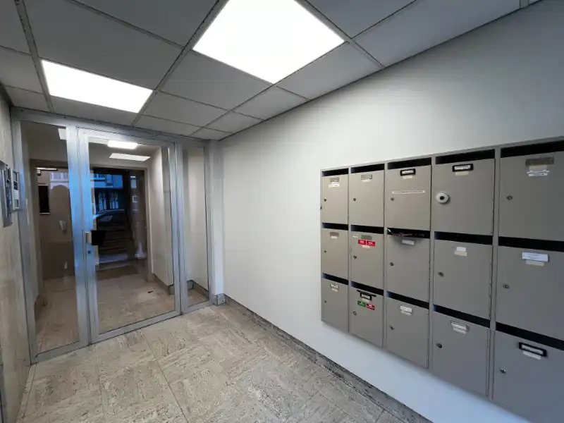 Gerenoveerd appartement in hartje Kortrijk met terras! foto 18