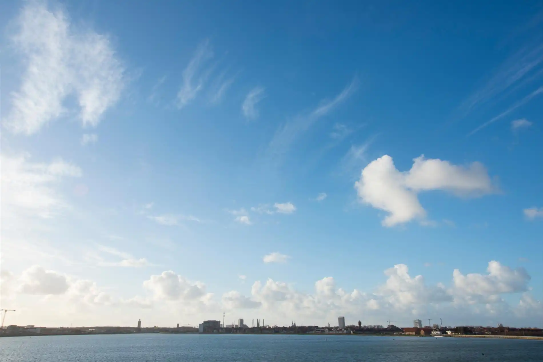 Prachtige penthouse met zonneterrassen (66m²) met fenomenaal zicht op de Spuikom inclusief garagebox ! foto 9
