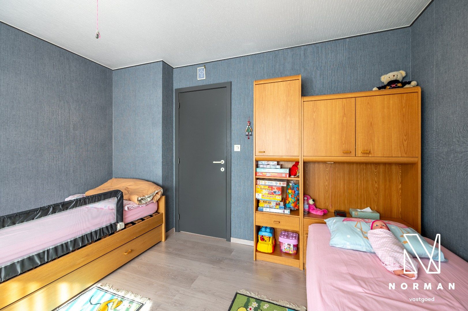 Halfopen woning met 4 slaapkamers en perfecte georiënteerde tuin in doodlopende straat in Kortrijk foto 14