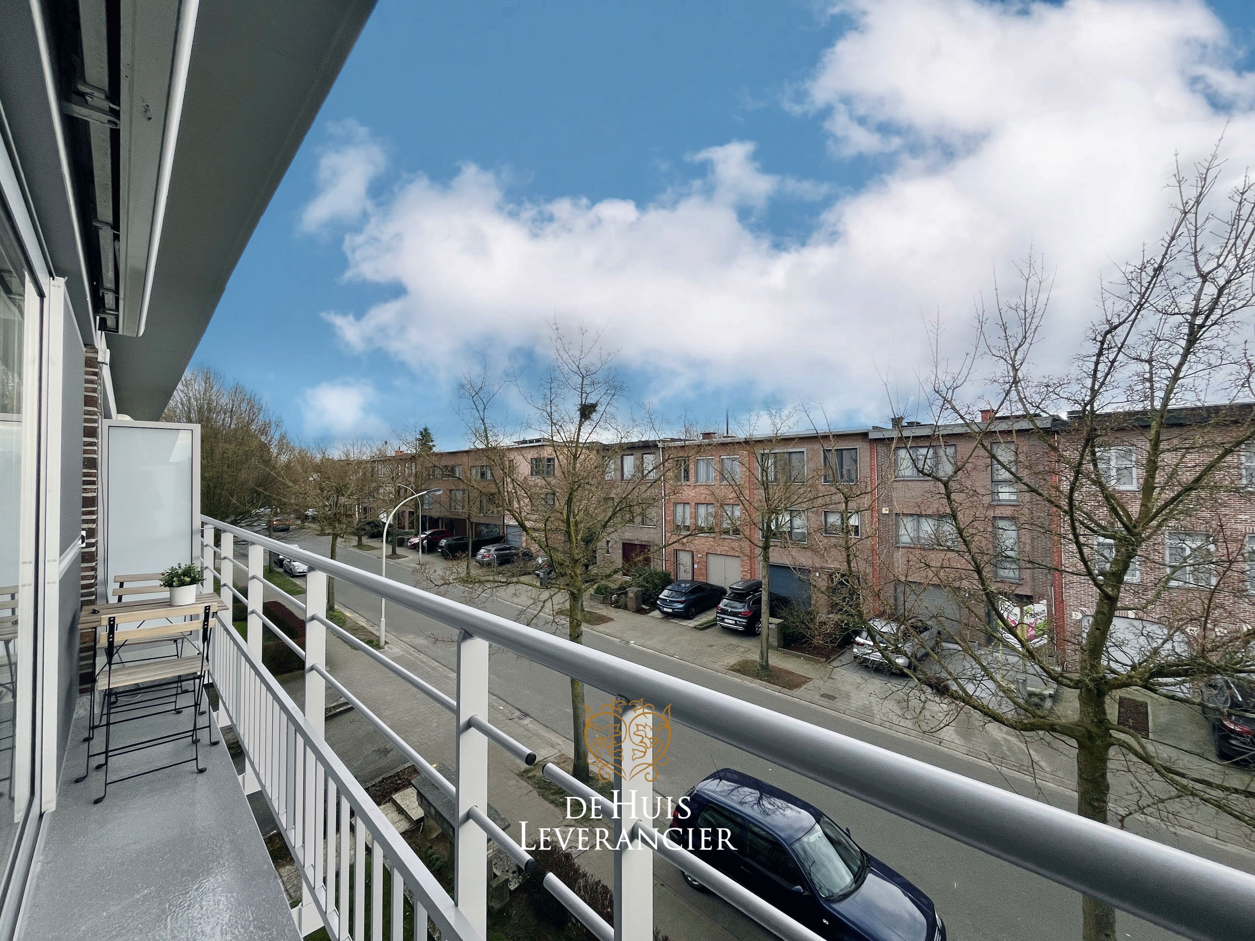 Gerenoveerd appartement met 2 slaapkamers, garagebox en berging te koop in Edegem foto 4