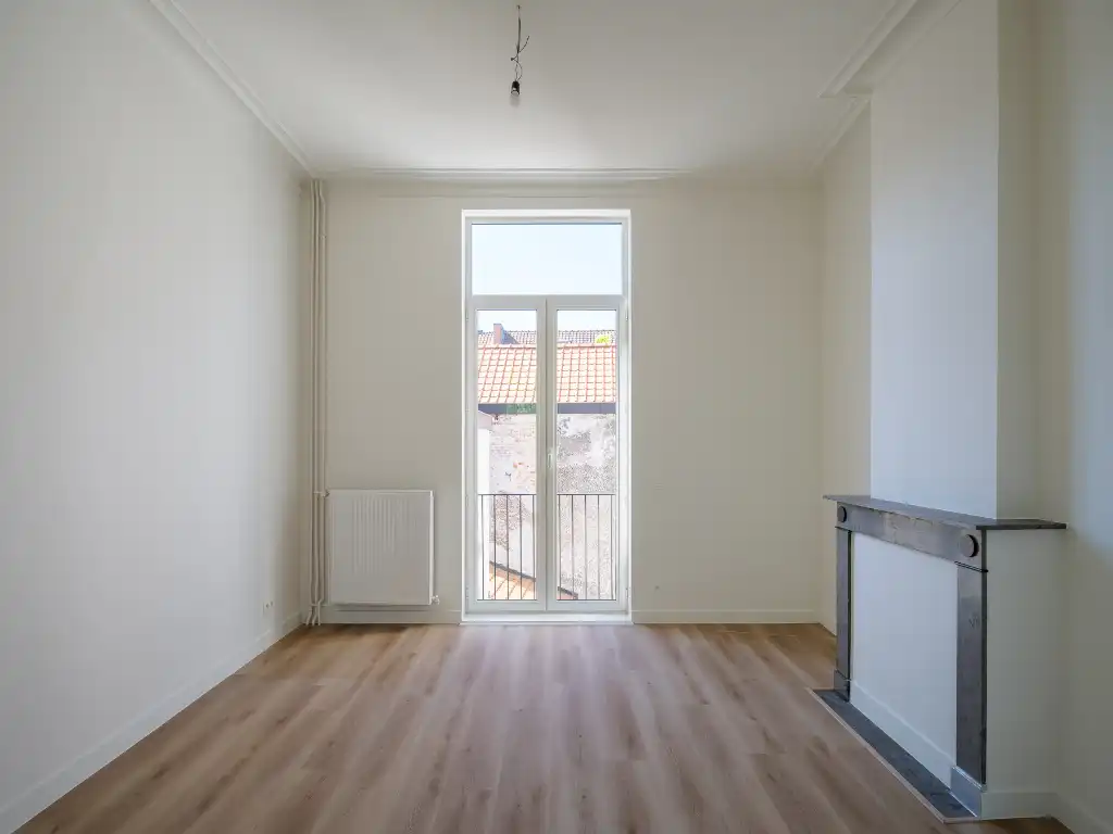 Instapklare en karaktervolle herenwoning (= kantoor) met buitenruimte aan de gegeerde Coupure foto 14