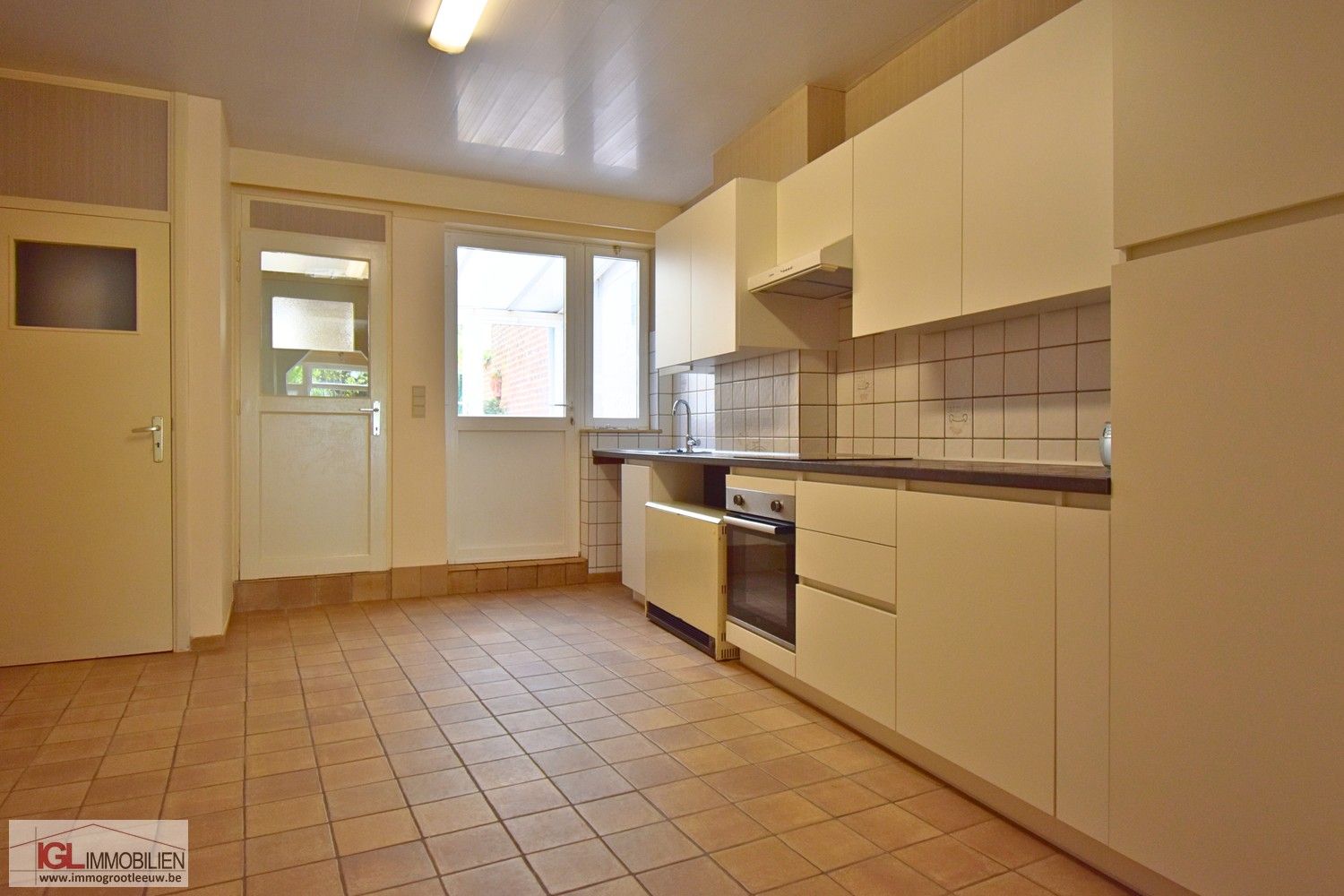 Woning met 2 slaapkamers en tuin in het centrum van Sint-Genesius-Rode foto 6