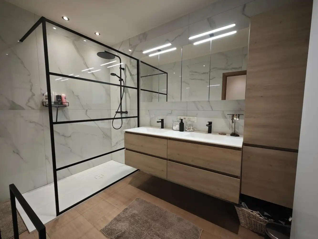 Grotendeels gerenoveerde woning op 16a78ca foto 13