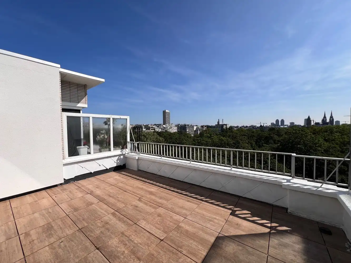 RESIDENTIE MONTFERRAT foto {{pictureIndex}}