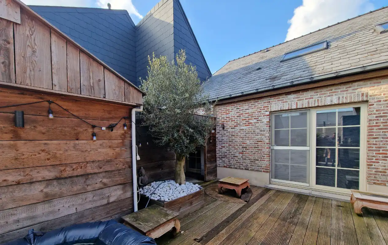 Handelspand met uitzonderlijke visibiliteit & ruim appartement – Toplocatie foto 29