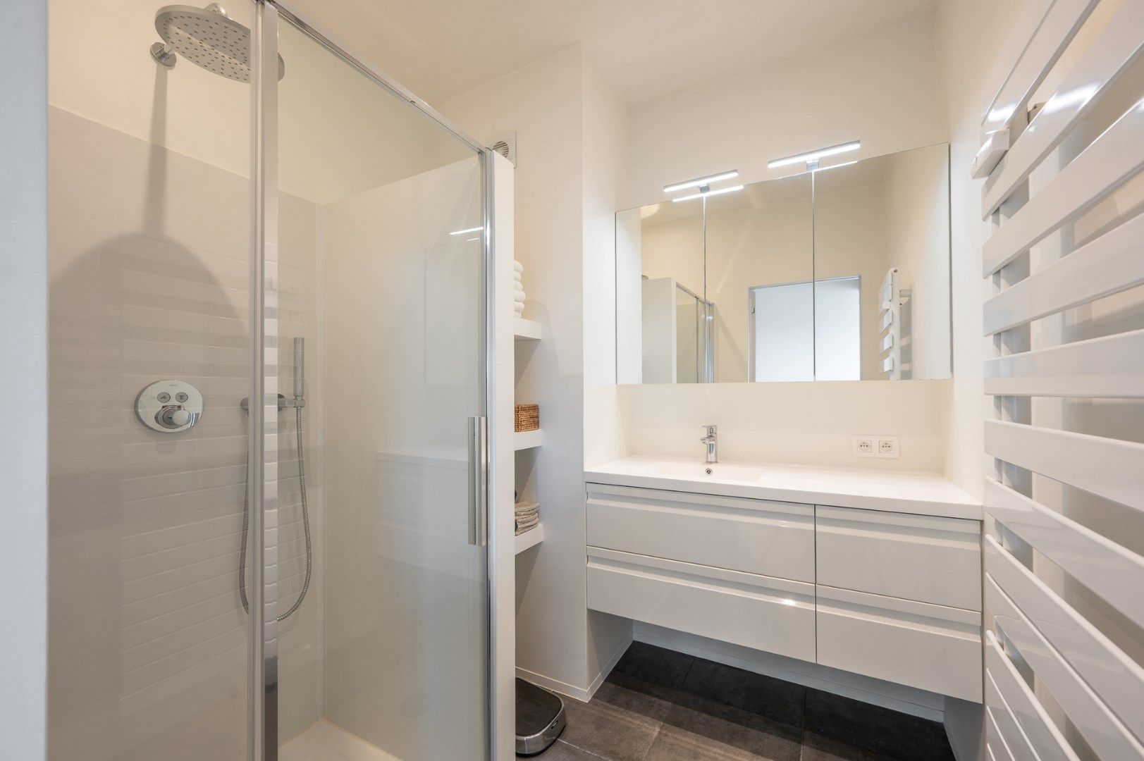 Stijlvol gerenoveerd appartement vlakbij centrum Brugge foto 13