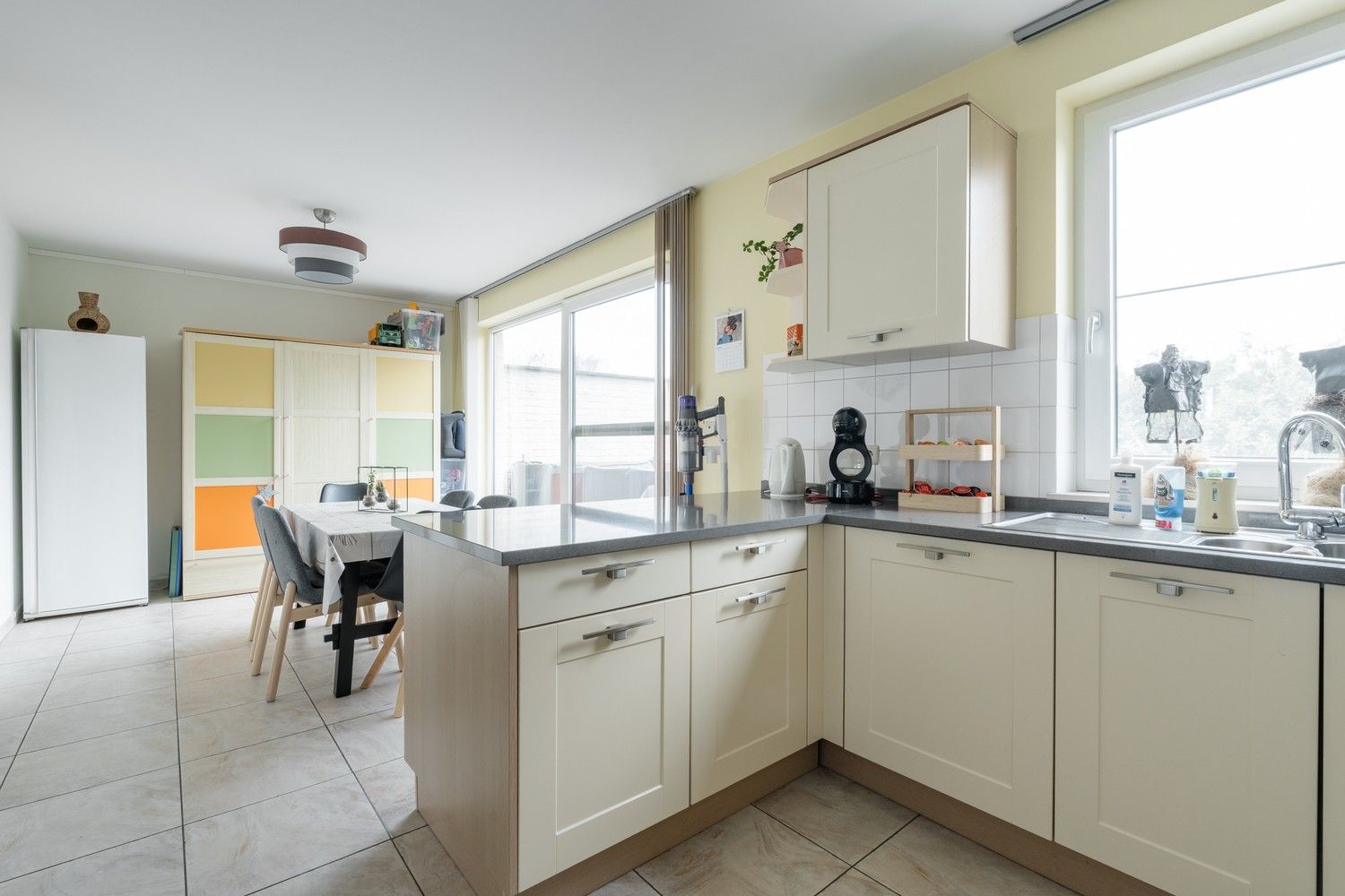 Ruim duplex appartement met 3 slaapkamers, staanplaats en berging te Pelt foto 12