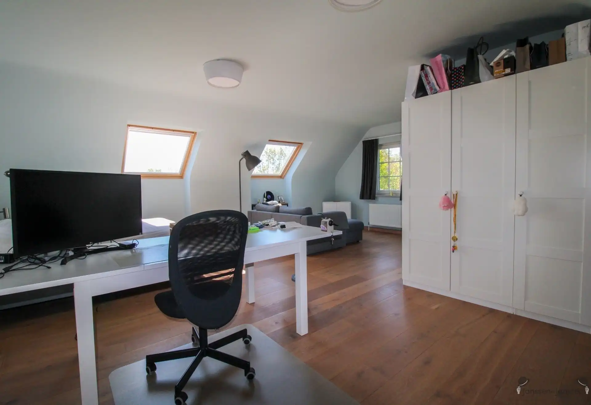 Ruime woning met 3 slpks, tuin en tuinberging foto 21