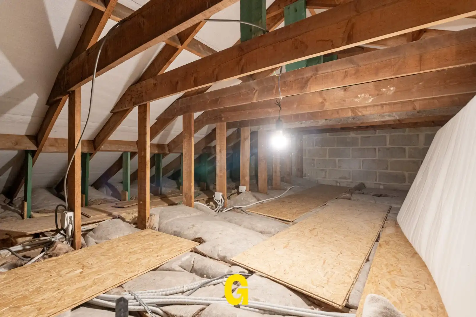 Knappe grondig gerenoveerde woning met drie slaapkamers, inpandige garage en tuin op 4a48ca, EPC label A. foto 24