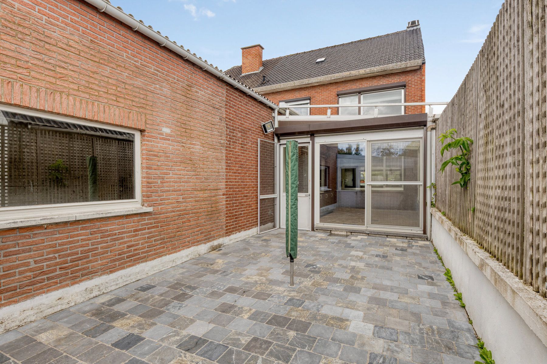 Op te frissen halfopen woning met loods te Affligem foto 12